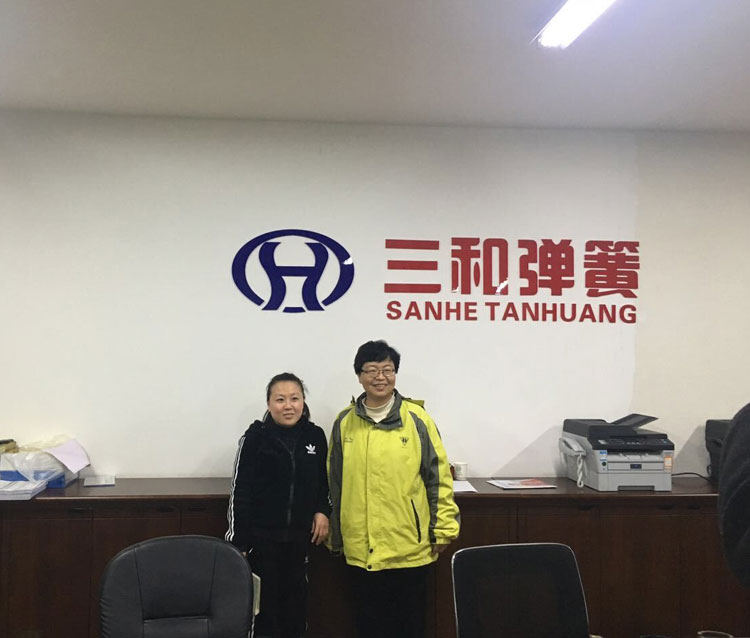 台(tái)灣客戶(hù)來我司(sī)合影